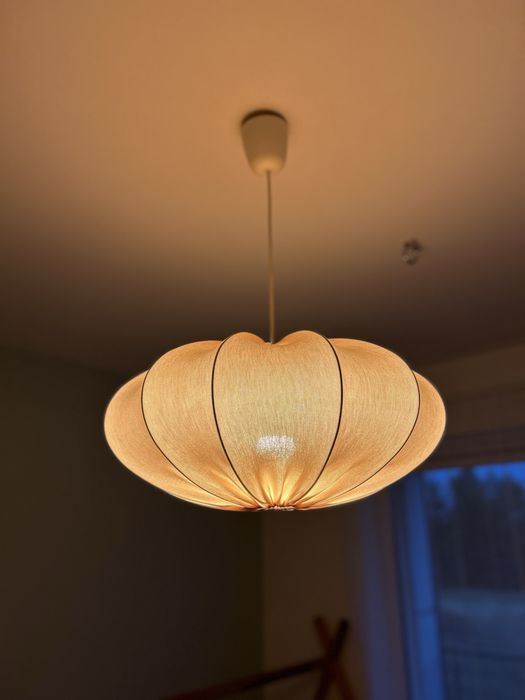 Lampa wisząca Ikea Regnslur różowa  z kablem