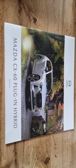 2022 Prospekt Mazda CX-60 Plug-In Hybrid na innej Mazda CX-5, CX-30.