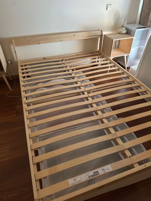 Cama 140x200 com estrado