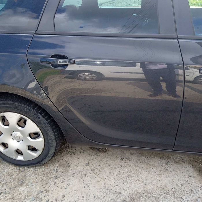 Двері дверка права задня опель астра j джей Opel Astra IV J 2013р.