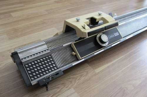 Двухфонтурная вязальная машинка Veritas 360