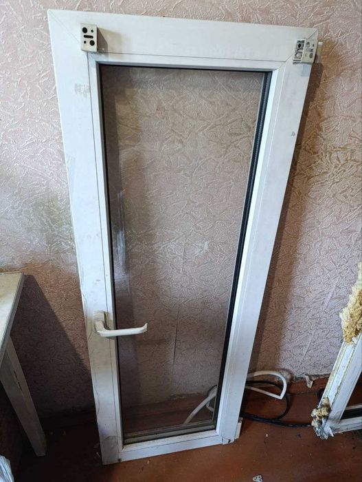 Пластиковые окна б\у 300 грн