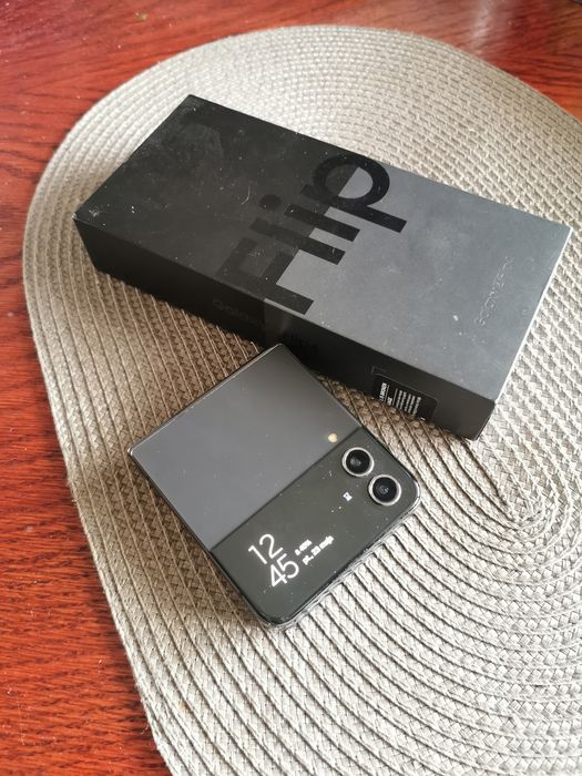 Telefon Samsung Galaxy z flip 4 128gb uszkodzony