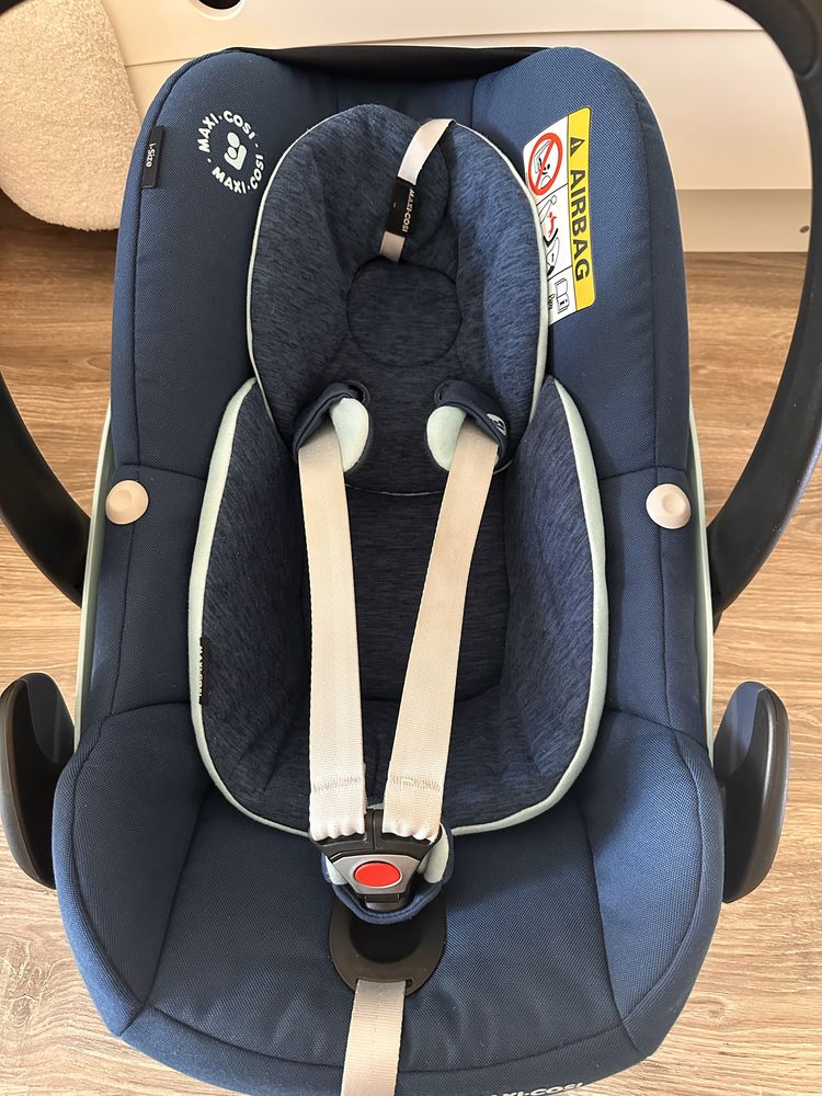 Автокрісло Maxi-cosi  Pebble Pro є ще база для авто