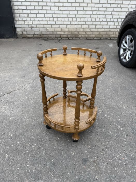 Стіл дубовий для напоїв , ручна робота