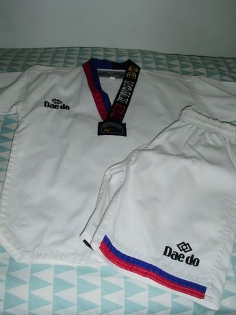 Dobok taekwondo marca "Daedo" oficial (130 cm e 140 cm)