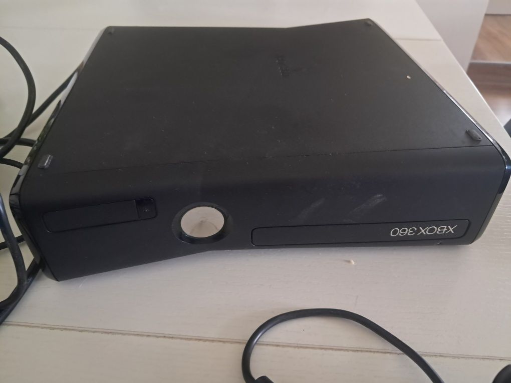 Konsola Xbox 360 S