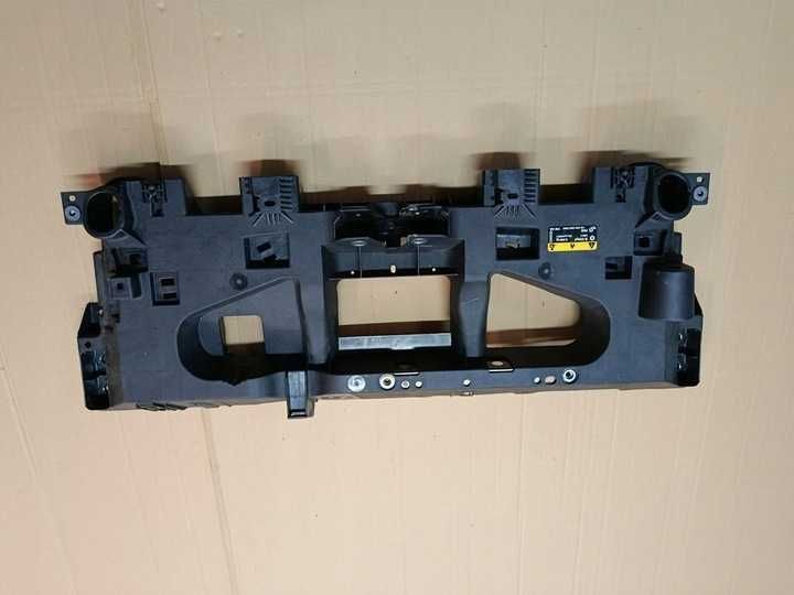 VW ID3 Передня панель,телевізор