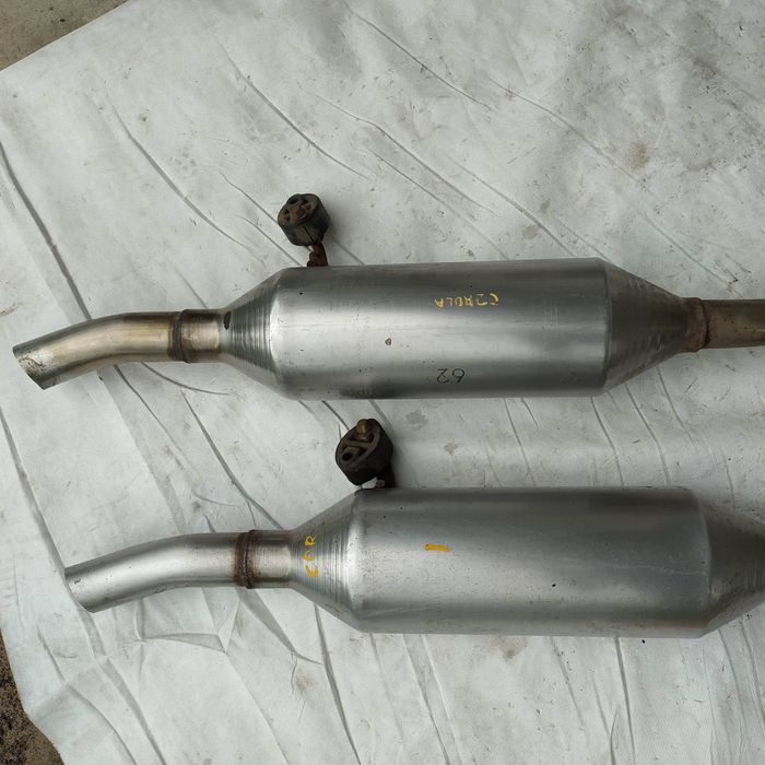 27 тис.км глушитель бочка Toyota Corolla 150 задня частина глушника