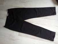 Hugo Boss czarne spodnie