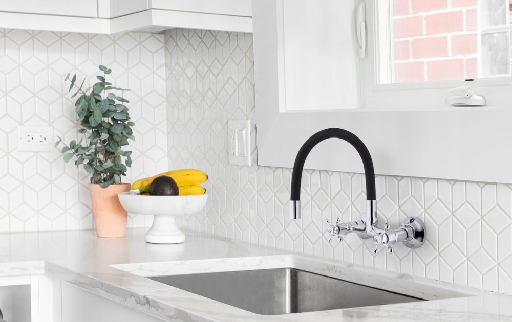 Bateria Kuchenna Ścienna Elastyczna Wylewka Kran Czarny Retro Gumowa