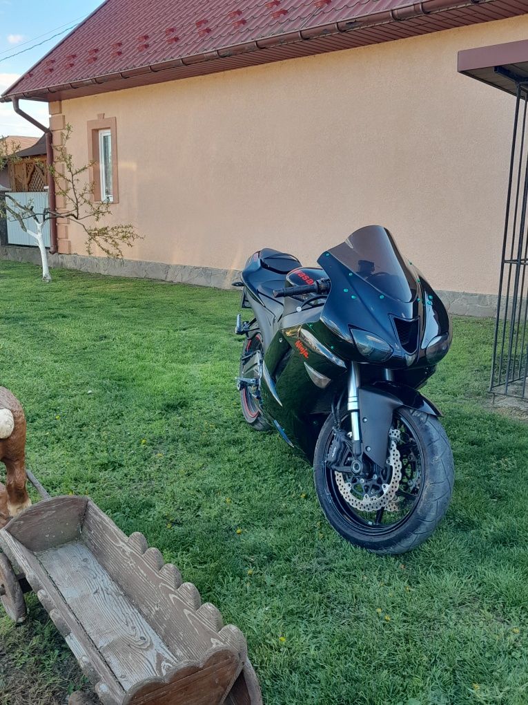 Kawasaki zx6r ninja