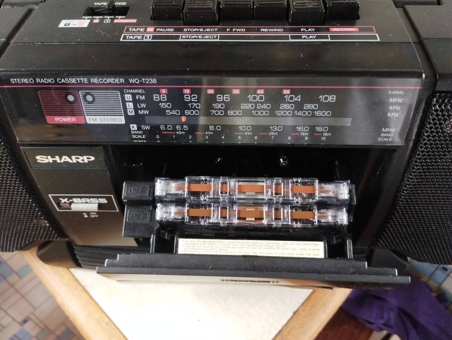 Продам магнитолу SHARP WQ-T238H