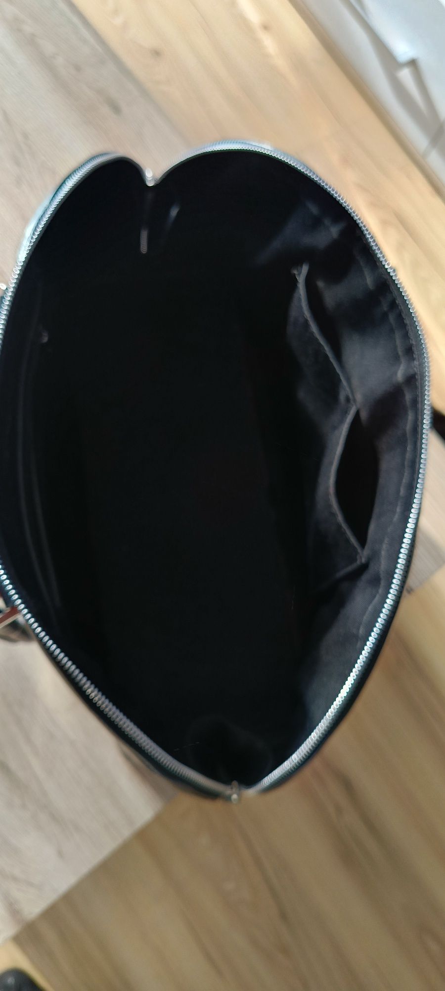 Czarna torebka Genuine Leather