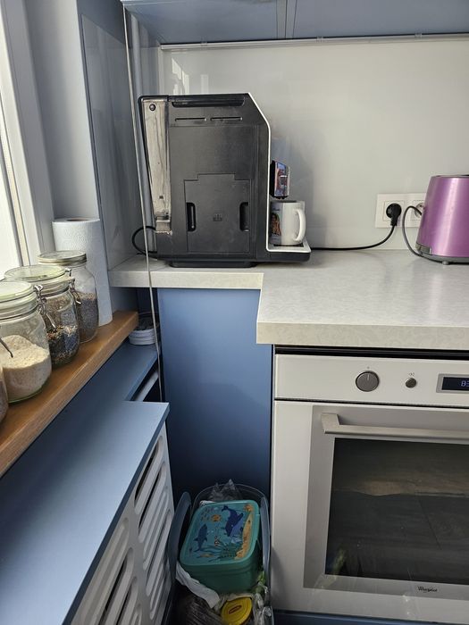 Meble kuchenne laminowane z mechanizmami BLUM