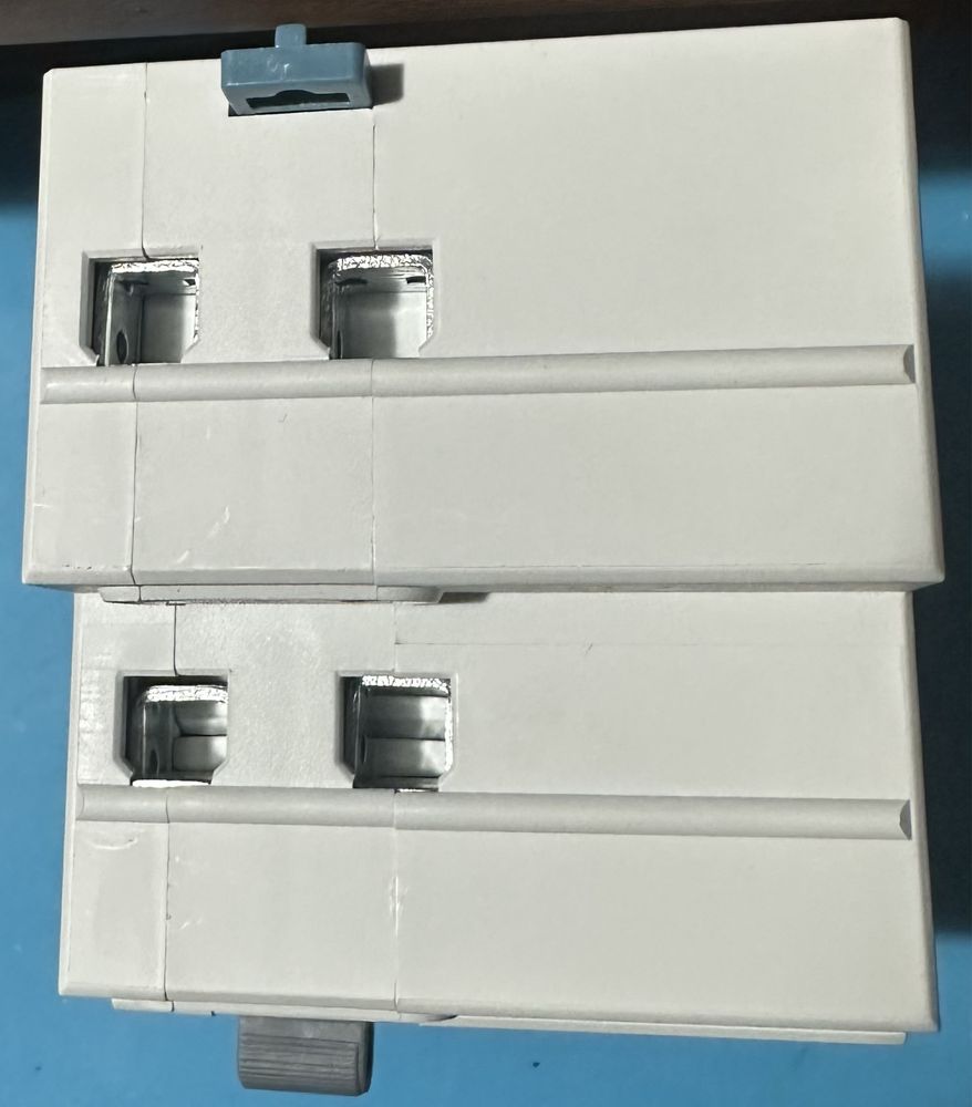 Автоматичний перемикач АВР YRQ4PC-63