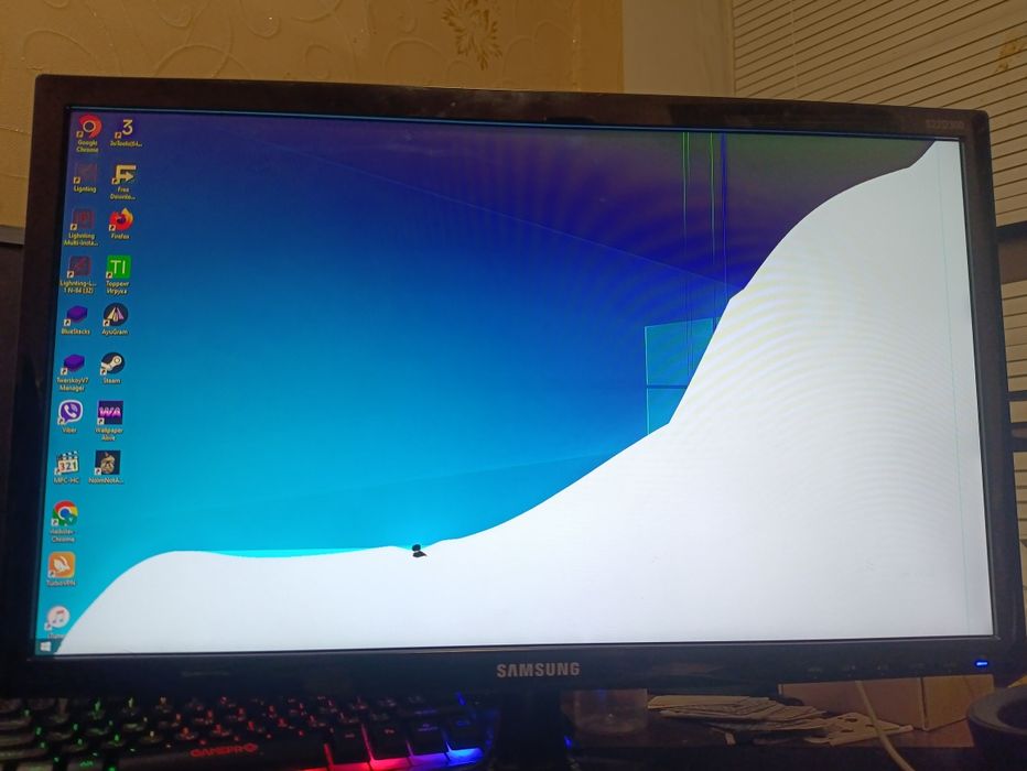 Монитор Samsung S22D300NY