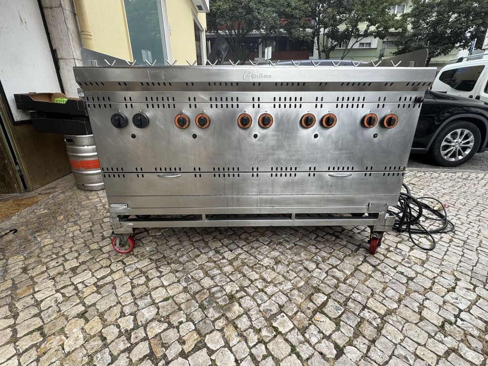 Vende-se barato e com urgência grelhador profissional GRELHACO