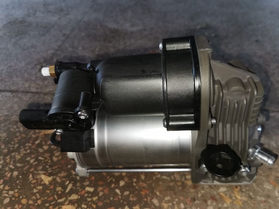 Компресор пневмопідвіски Mercedes-Benz S-Class W221 (A2213201704)