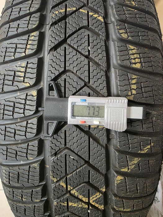 Opony Zimowe Pirelli SottoZero Serie 3 245/50 R19

Czytaj więcej: http