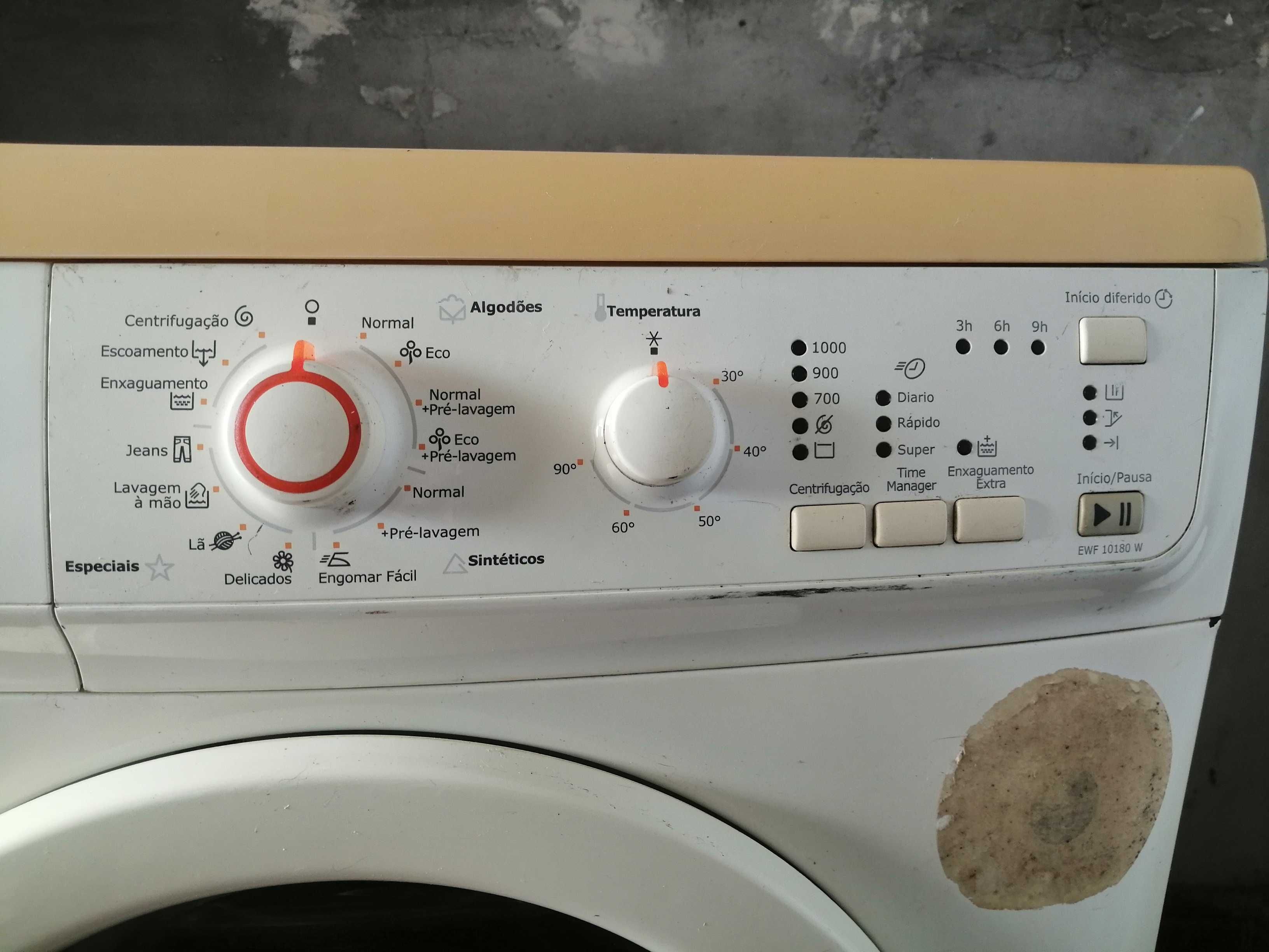 Máquina de lavar roupa Electrolux intuition