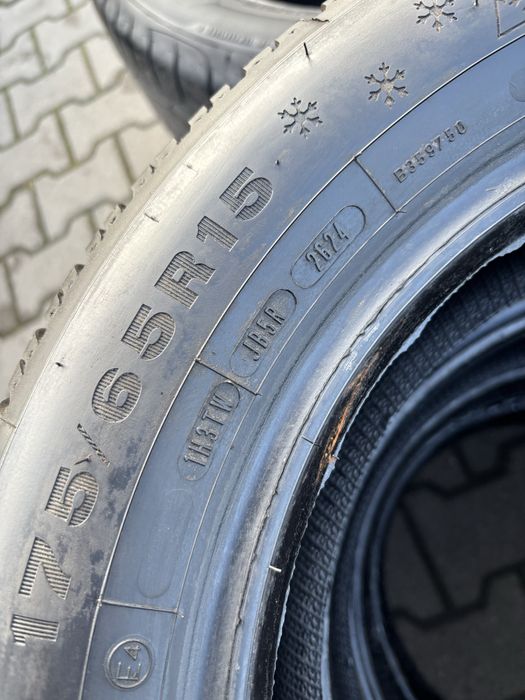 Komplet opon zimowych 175/65 R15 Dunlop jak nowe