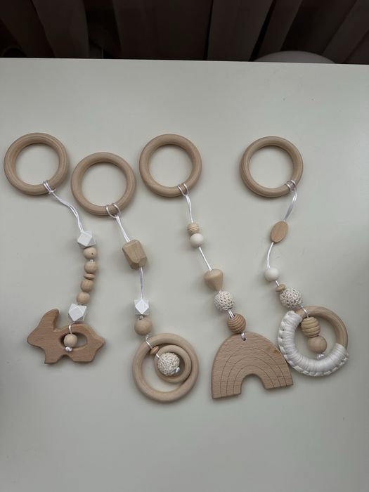 Іграшки-підвіски для дитячого тренажера Монтессорі