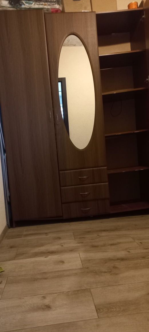 Продаю шафу/В обіході  була  дуже довго