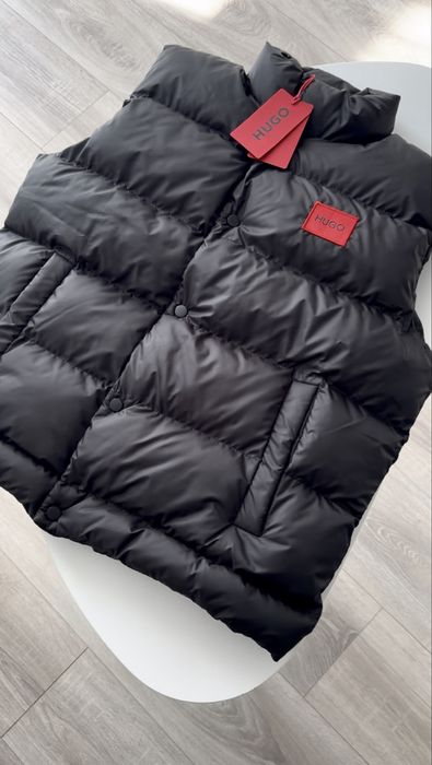 Жилетка від бренду Hugo Boss