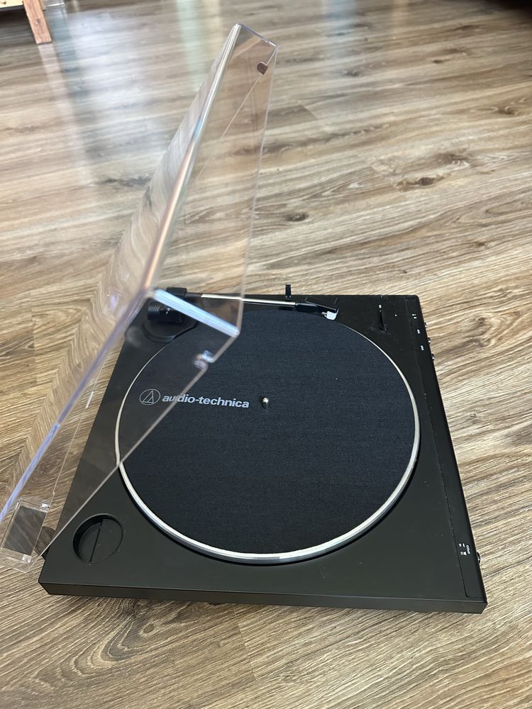 Gramofon AT LP60X
