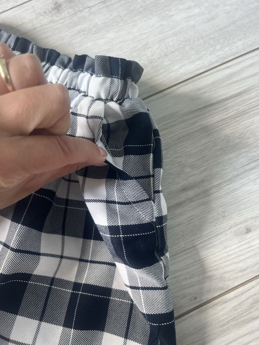 Spodniczka spodnica rozmiar nowa 122/128 Disney czarna elegsncka