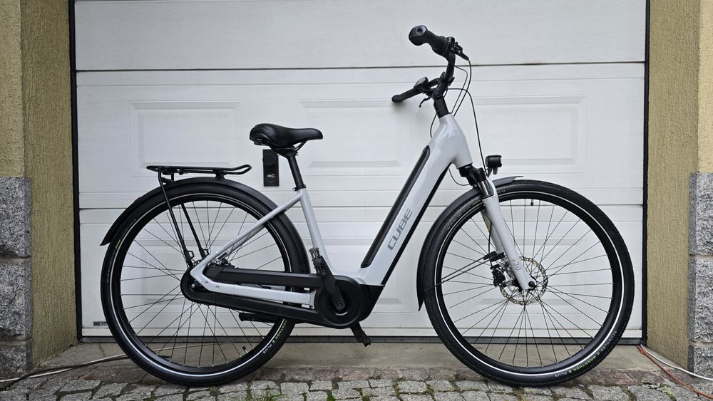 Elektryczny rower CUBE super stam 28"