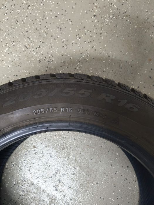Komplet opon zimowych Pirelli Cinturato Winter 205/55R16