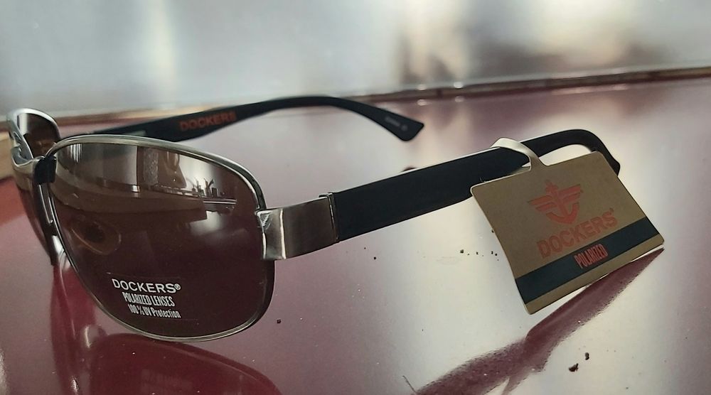 Óculos da Dockers Novos