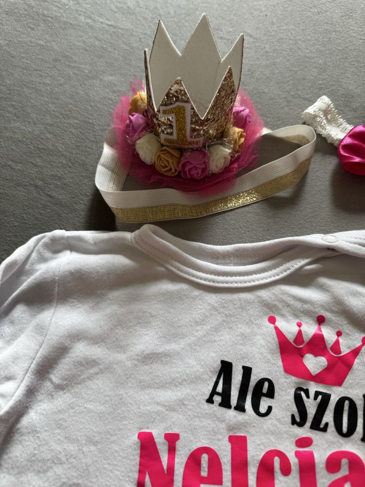 Komplet na roczek dla dziewczynki o imieniu Nela