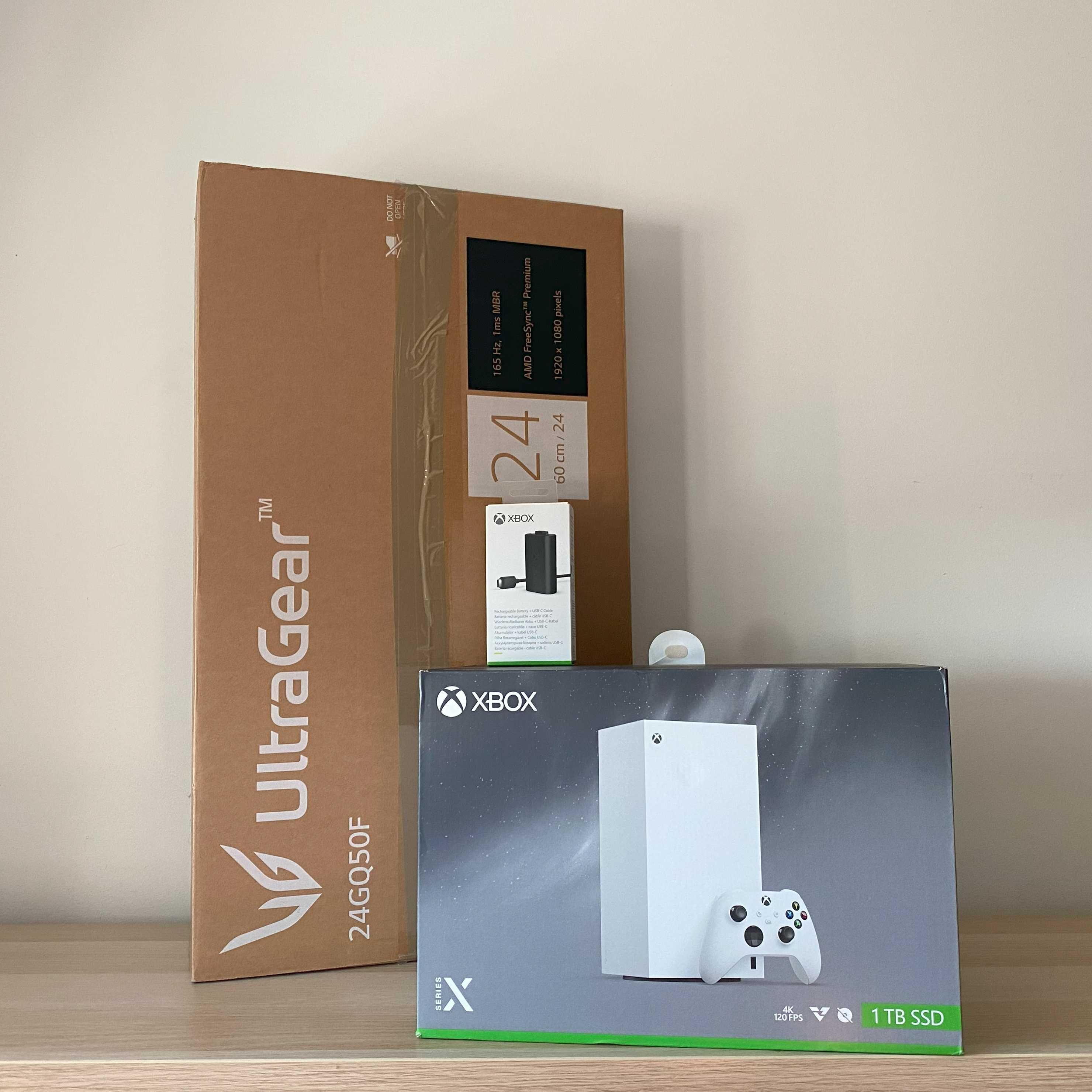 Xbox X Digital Edition + Bateria Recarregável + Monitor LG 24''
