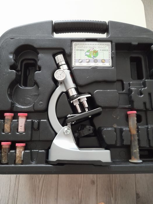 Mikroskop dziecięcy w walizce - bez akcesoriów