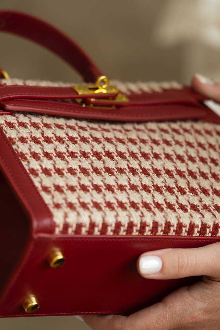 Вишукана жіноча сумка Hermes в бордовому кольорі з натуральної шкіри.
