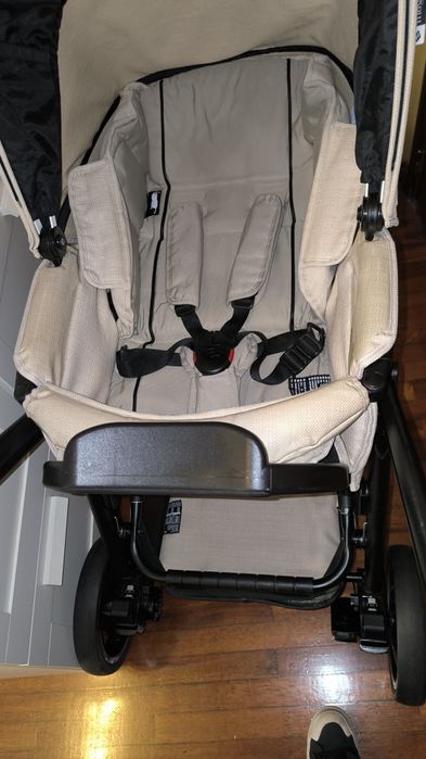 Carrinho de bebé + Ovo Bébécar Hip-Hop Tech