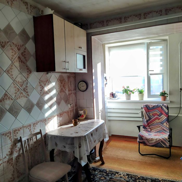 Продажа!  Чотирьох кімнатна квартира 85м2 в смт.  Гребінки.