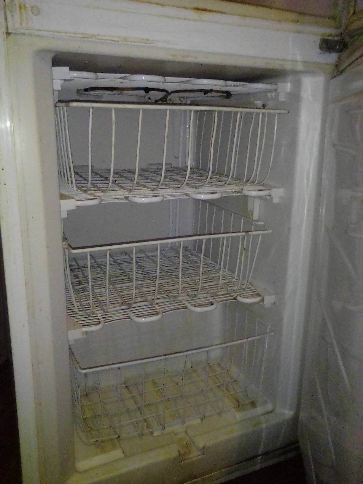 Холодильник занусси .