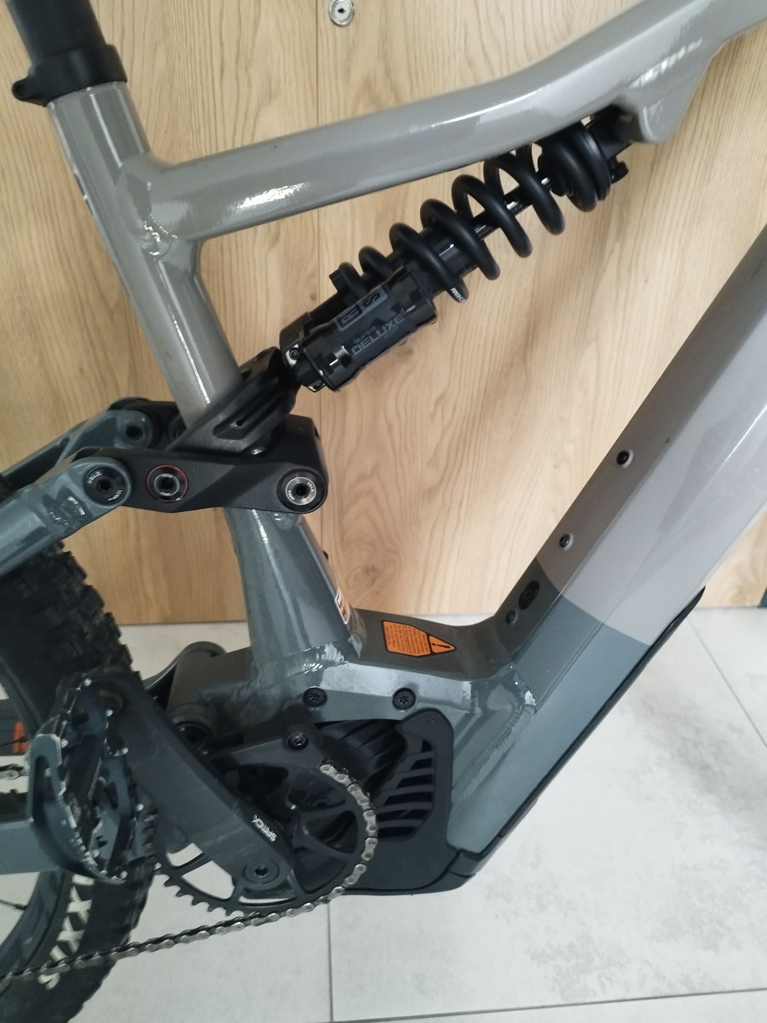 Rower elektryczny Focus Sam2 6.8