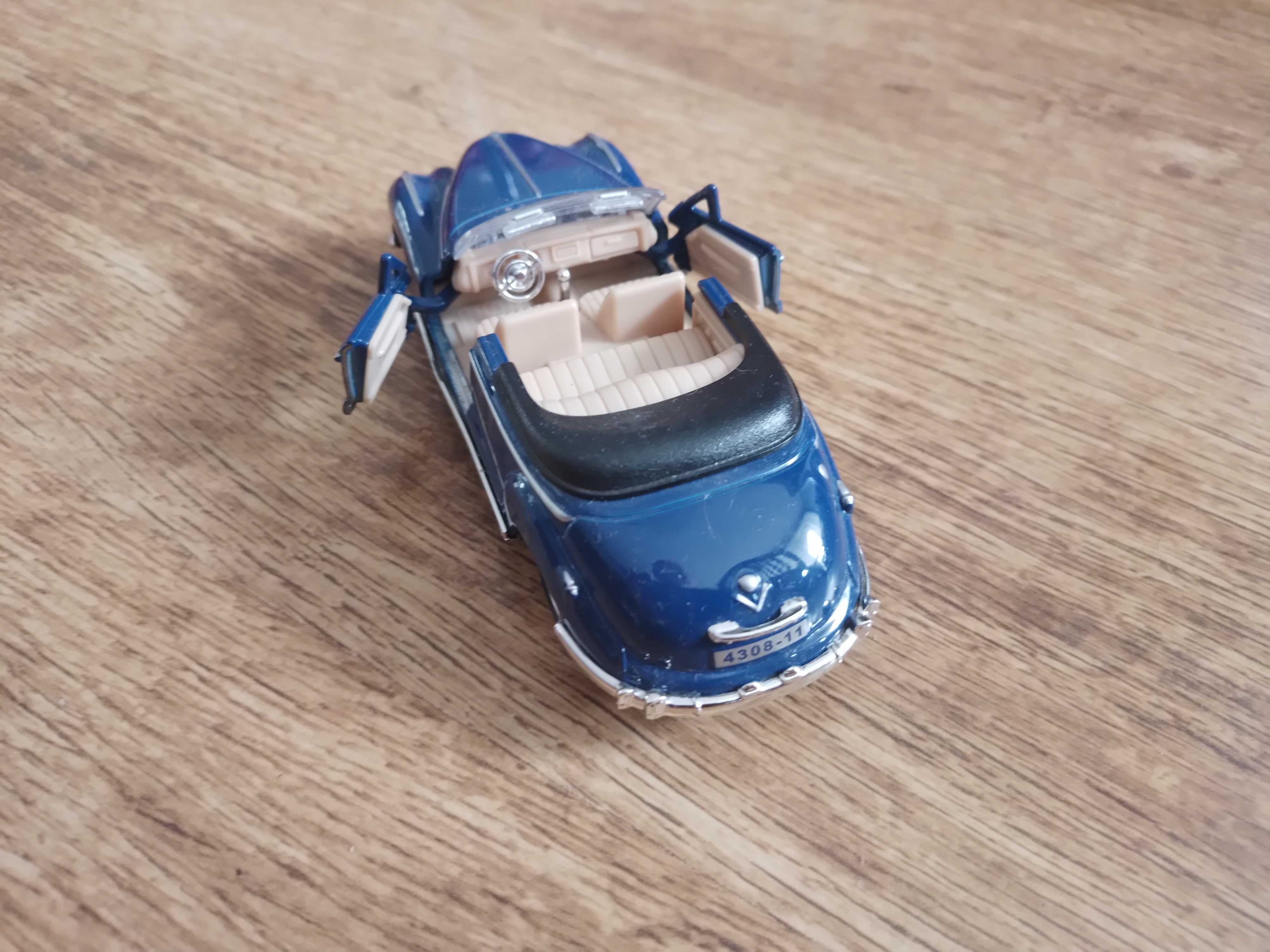 Model samochodu zabytkowego; BlueSun 1:32