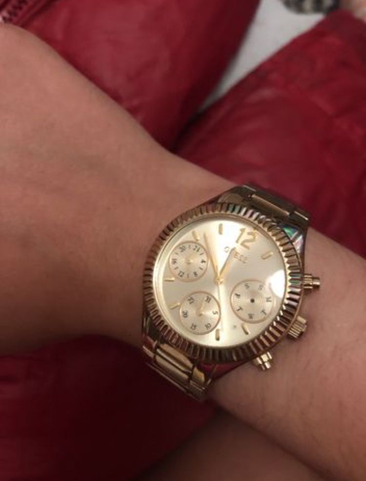 Relogio guess dourado