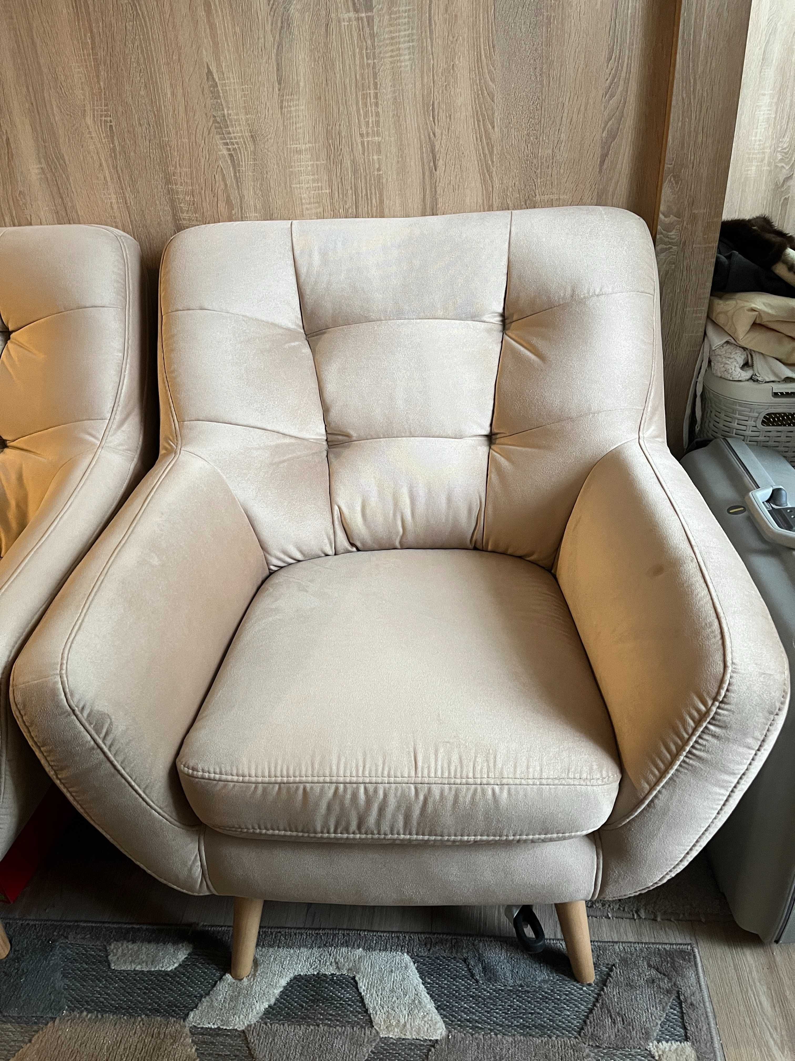 Fotele wypoczynkowe jasnobeżowe SCANDI Agata Meble