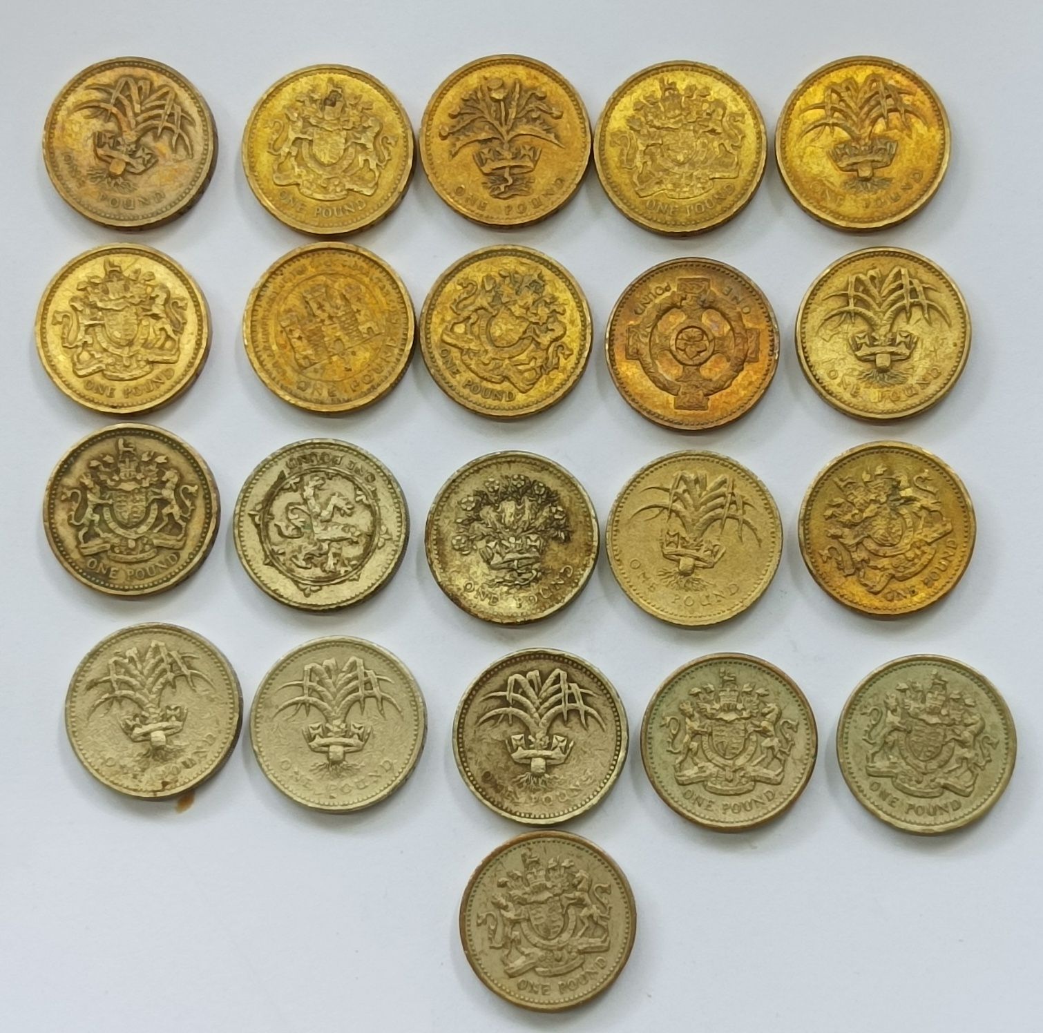 21 Moedas de 1 Libra várias datas