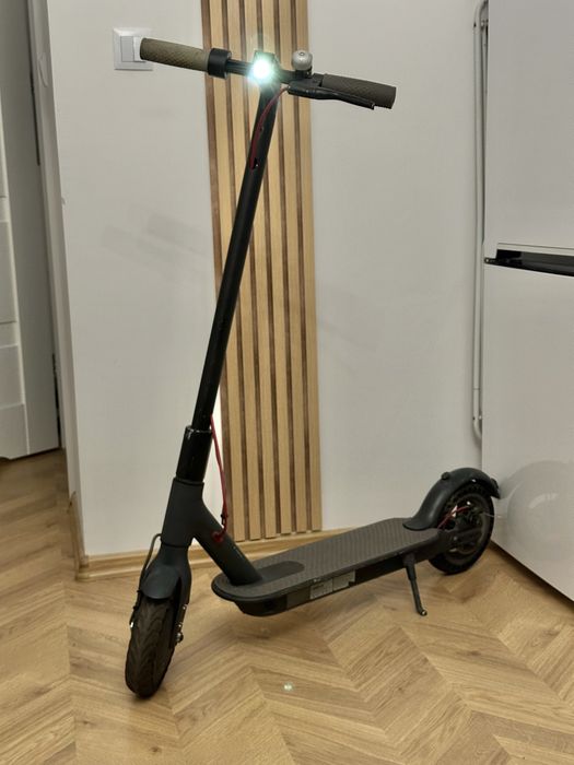 Sprawna hulajnoga Xiaomi M365 z ladowarką