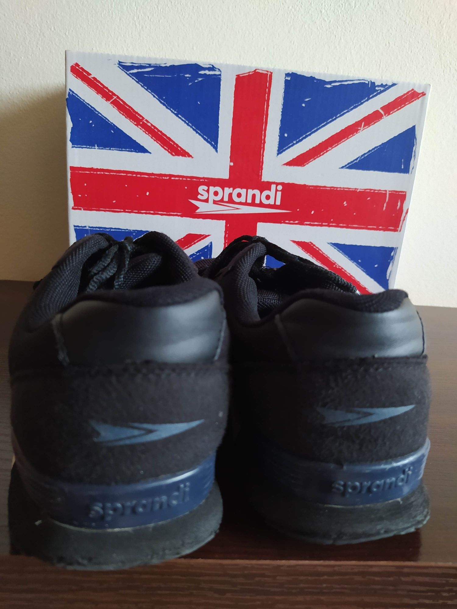 SPRANDI buty sportowe, sneakersy rozm. 39 stan Bardzo Dobry