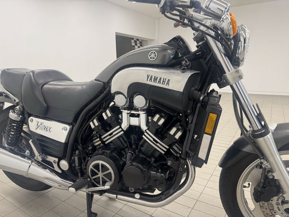 Yamaha V-Max 1200 Full Power Carbon Edition
