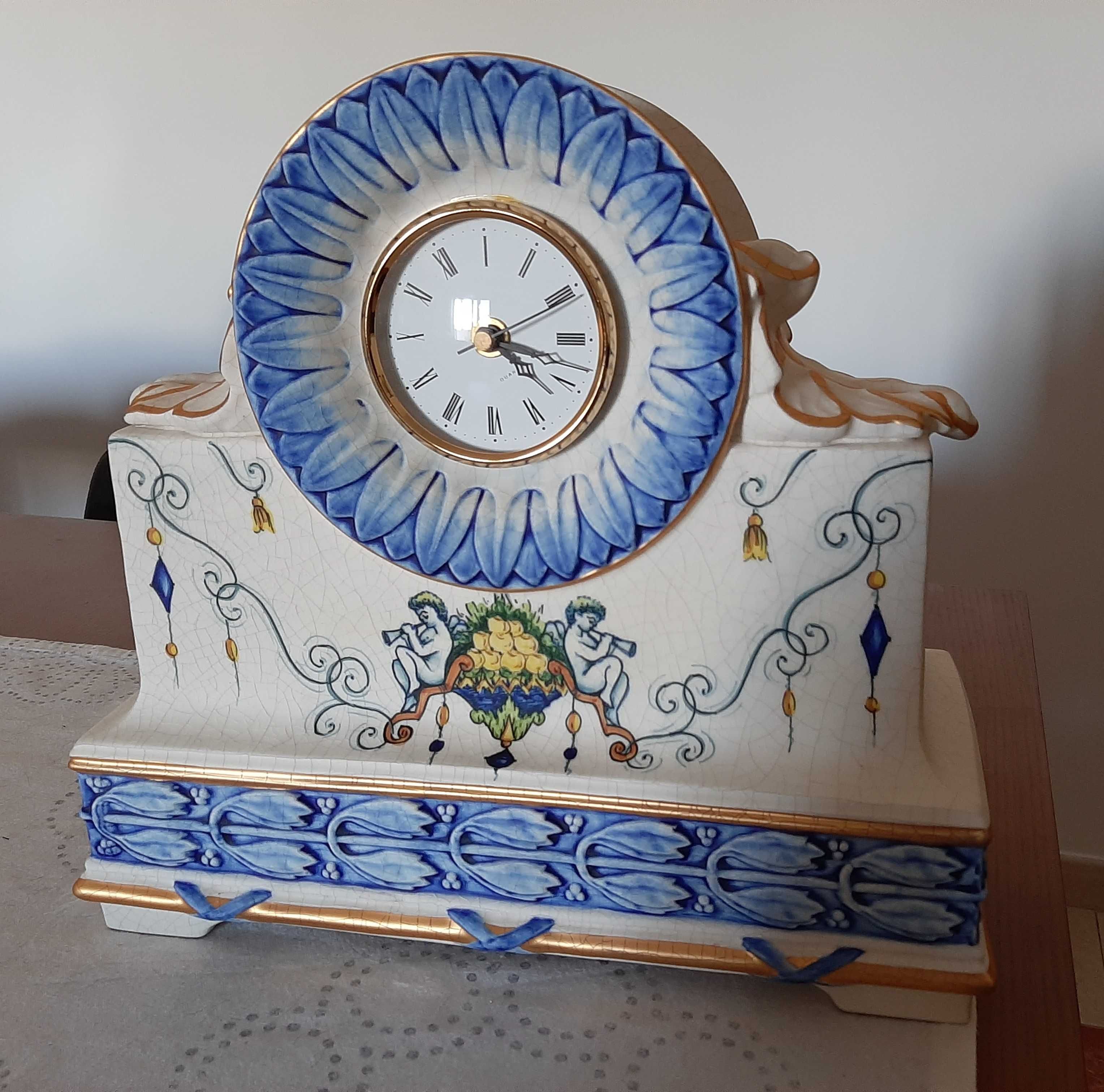 Relógio de mesa antigo em cerâmica marca CERAMHER